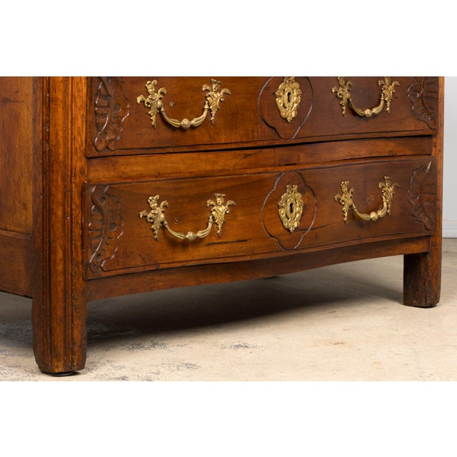 18th Century French Régence Walnut Chest of Drawers With Brass Pulls, Lyon For Sale - Image 10 of 18