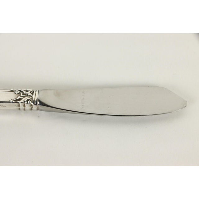 Art Deco Mid 20th Century Oneida Heirloom Damask Rose Sterling Silver Master Butter Knife, No Mono For Sale - Image 3 of 6