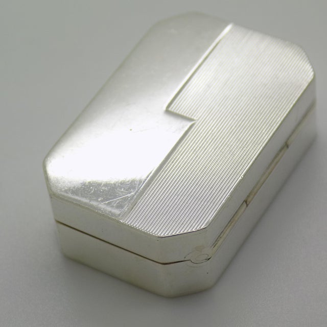 Metal Vintage Italian Handmade Genuine Silver Codevilla Branded Pill Snuff Trinket Box, 1931 For Sale - Image 7 of 12