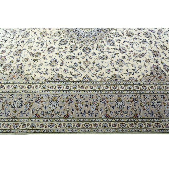Middle Eastern Hand-Knotted Kashan Rug For Sale - Image 9 of 13