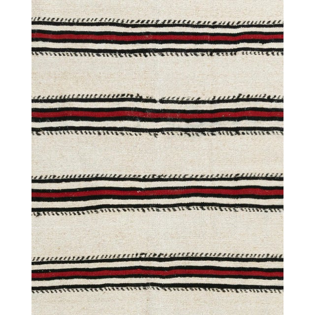 Turkish Vintage Circa 1940 Turkish Kilim Flat Weave Rug 4'8 X 8'4 For Sale - Image 3 of 4