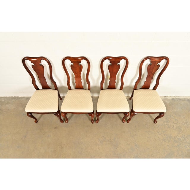 1980s Thomasville Queen Anne Carved Solid Mahogany Dining Chairs | Set of Four For Sale - Image 5 of 13