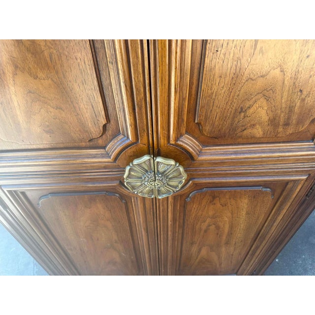 Late 20th Century Henredon Solid Walnut Linen Press/Armoire - Late 20th Century - Late 20th Century - 2 Available For Sale - Image 5 of 10