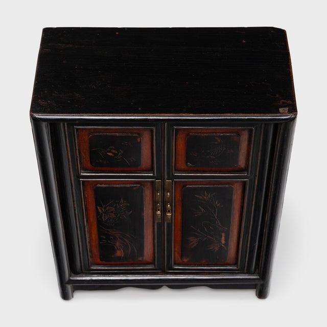 Early 20th Century Chinese Petite Fujian Lacquer Cabinet, C. 1900 For Sale - Image 5 of 7