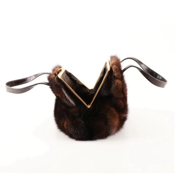 Mink 1990s Lungo Del Firenze Italian Handbag Mink Fur Gold Plate Frame For Sale - Image 4 of 5