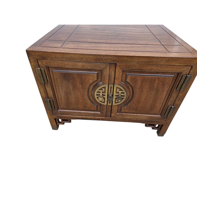 Chinoiserie Vintage Century Furniture End Table Commode Raymond K Sabota Cathay Collection For Sale - Image 3 of 18