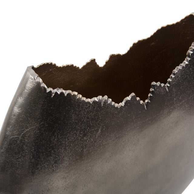 Kenneth Ludwig Chicago Baniff Jagged Edged Disc Vase- Large For Sale - Image 4 of 10