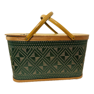 1970s American Woven Green Wicker Weave Picnic Basket