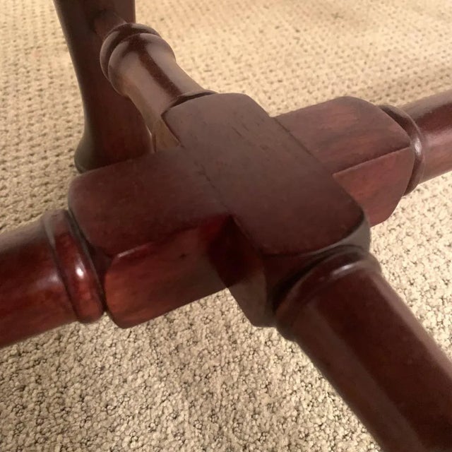 Brown 1980s Georgian Furnishing Co. Carved Mahogany Queen-Anne 6-Leg Bench With Coral Fabric For Sale - Image 8 of 10