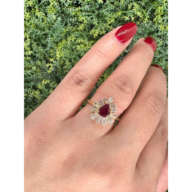 18k(750) Yellow Gold Natural Diamond Ballerina Ruby Ring, Size 6.5 For Sale - Image 13 of 14