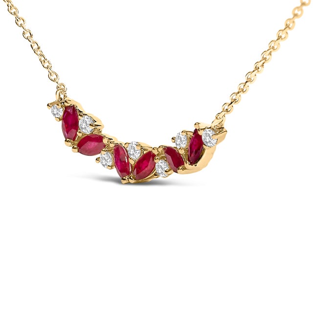 Contemporary 14K Yellow Gold Red Ruby and Diamond Trio Bar Line Necklace (I-J Color, SI2-I1 Clarity) - 18 inch For Sale - Image 3 of 5