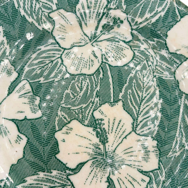 Mid-Century Modern Mid 20th Century Green Hawaiian Hibiscus Dinner Plate by Tepco Wallace China For Sale - Image 3 of 5