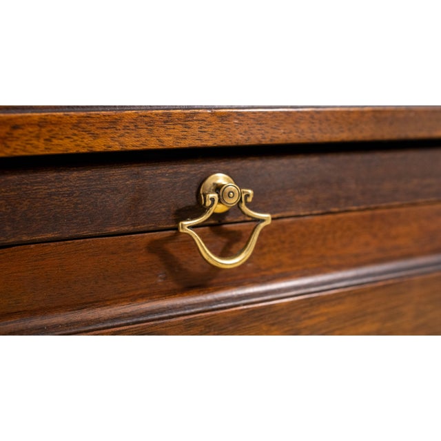 Henkel Harris 4 Drawer Mahogany Server Bachelor Chest For Sale - Image 11 of 18