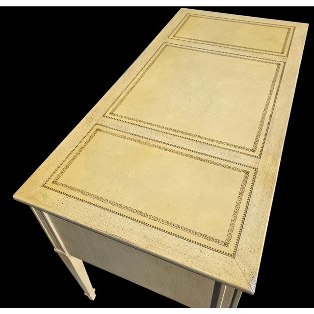Sligh Furniture French Provincial Louis XVI Revival Five-Drawer Writing Desk With Tooled Leather Top, Circa 1960s For Sale - Image 17 of 18