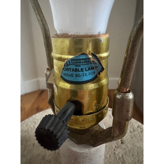 80's Postmodern -Style Ribbed Design Plaster Table Lamp For Sale - Image 4 of 5