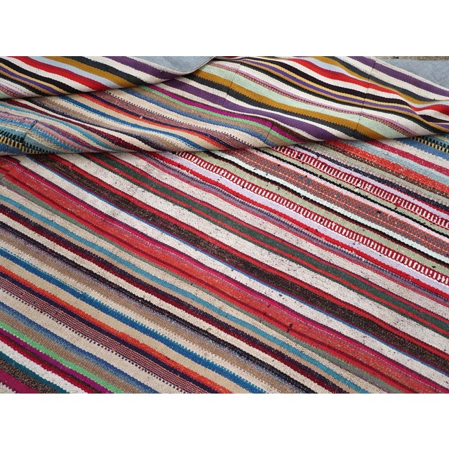 Ivory Galerie Shabab Collection Mid-20th Century Turkish Flatweave Kilim Room Size Carpet For Sale - Image 8 of 8