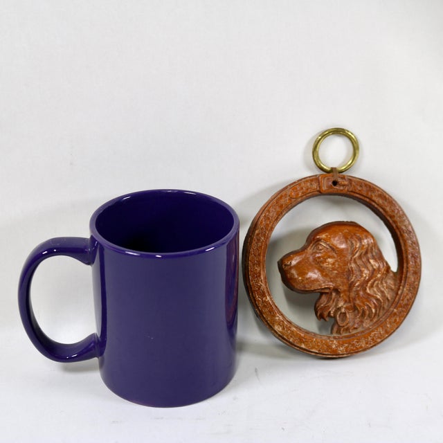 Wood Golden Retriever Circular Dog Plaque Attributed to Syroco For Sale - Image 7 of 7