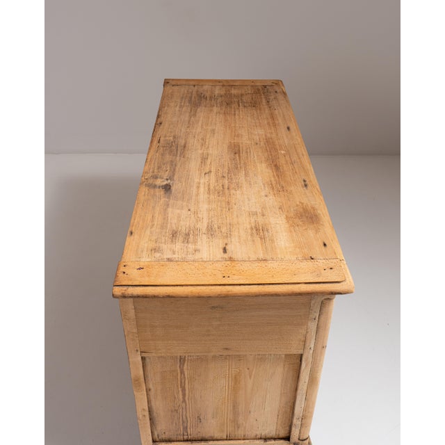 French Early 20th Century Beige French Carved Chest of Drawers For Sale - Image 3 of 15