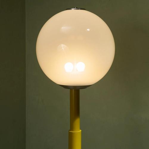 Postmodern Skyscraper Floor Lamp with Mustard Lacquered Stem and Glass Shade, Italy For Sale - Image 6 of 10