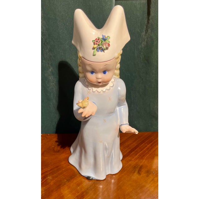 Ceramic Castellana Figurine from Tosin For Sale - Image 4 of 4