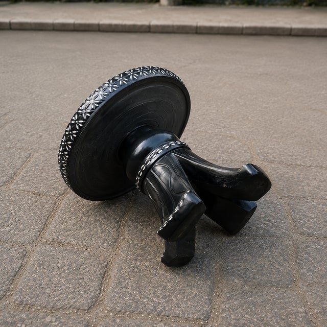 African Hand Curve Bamileke Stool Decor . For Sale - Image 3 of 4
