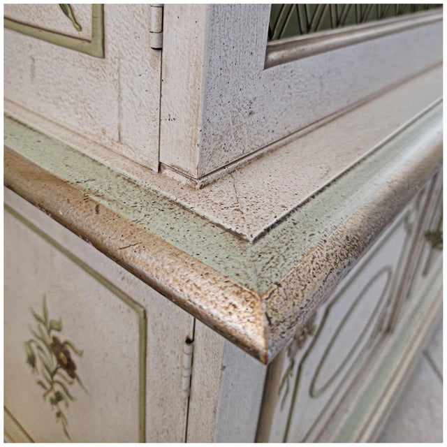 Rare Decorative John Widdicomb Cabinet With Hand-Painted Speckled Finish Palm Beach Regency / Gustavian Crossover For Sale - Image 12 of 16