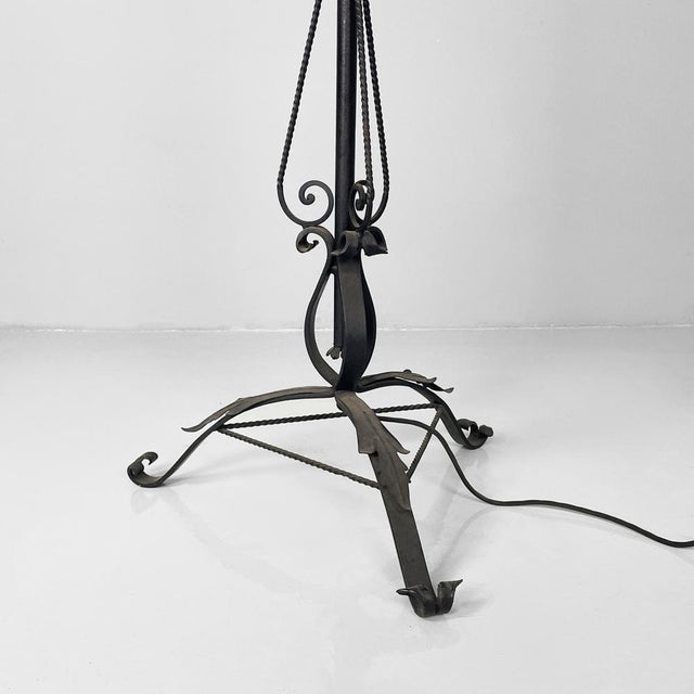 Italian Art Deco Floor Lamp in Iron with Curls and Flowers Decoration, 1930s For Sale - Image 12 of 15