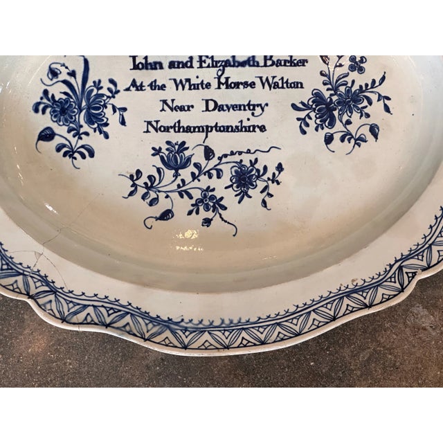 A nice decorated platter. A commemorative platter