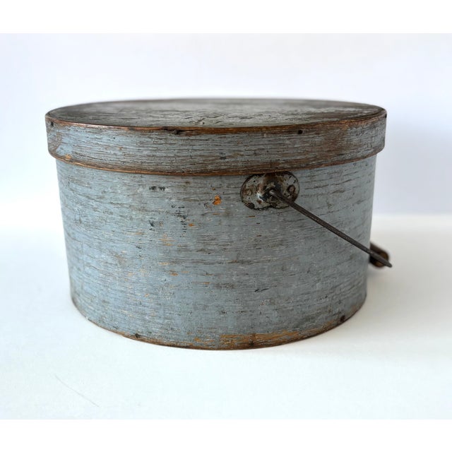 A Beautiful Authentic 19th Century Original Paint Handmade Kitchen Bail Handled Pantry Box For Sale - Image 4 of 13