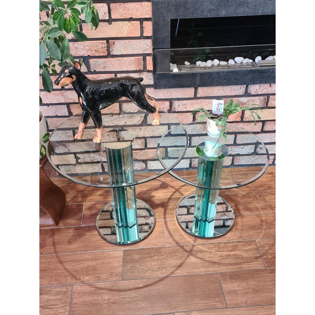 An elegant set of two side tables designed by Luigi Massoni for the renowned Italian brand Gallotti & Radice, a pioneer in...