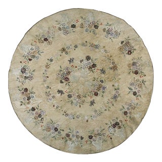 1920s Antique Beige Bouquets Roses Folk Art American Hooked Cotton Round Rug For Sale