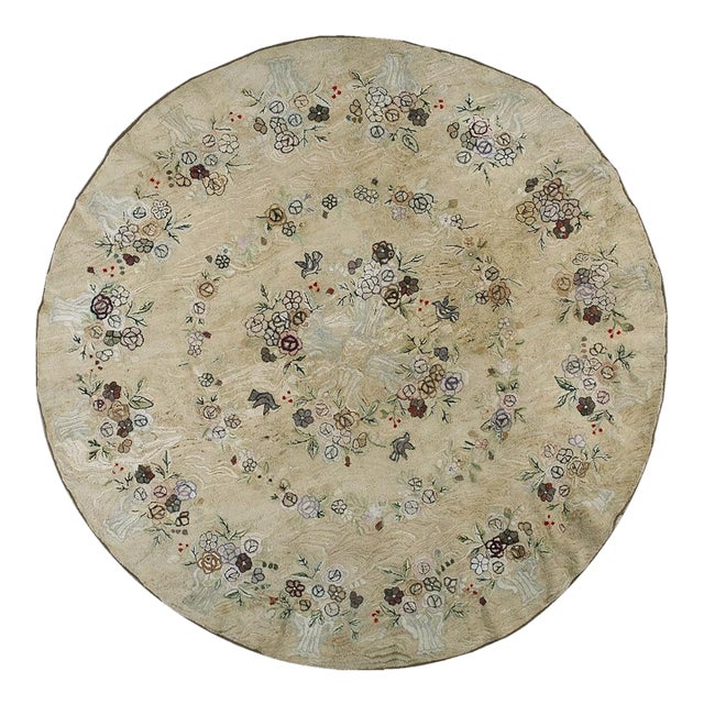 1920s Antique Beige Bouquets Roses Folk Art American Hooked Cotton Round Rug For Sale