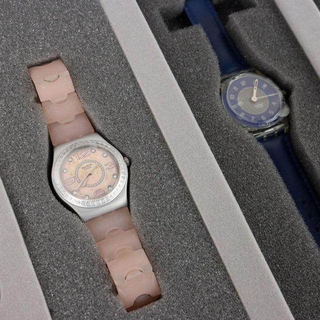 007 James Bond Case with 20 Watches from Swatch, Set of 21 For Sale - Image 3 of 13