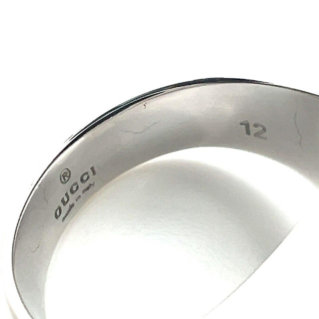 Silver Gucci Oval Onyx 18k White Gold Ring - Size 6 For Sale - Image 8 of 10