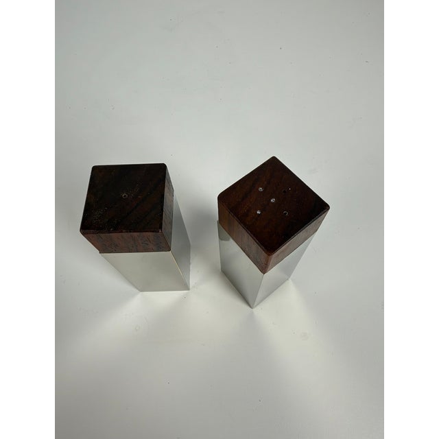 Vintage Scandinavian Modern Salt and Pepper Shakers in Rosewood and Metal, 1960s, Set of 2 For Sale - Image 4 of 9