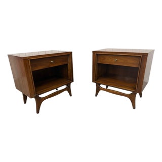 Mid-Century Modern Kent Coffey Insignia Walnut Nightstands - Set of 2 For Sale
