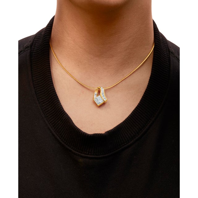 14k Yellow Gold 2.0 Cttw Princess and Baguette-cut Diamond Art Deco Inspired Pendant Necklace (G-H Color, VS1-VS2 Clarity) - 18 Inch For Sale In New York - Image 6 of 7