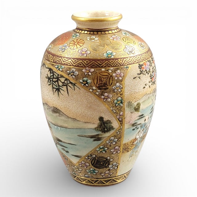 Antique Japanese Satsuma Earthenware Vase from Shuzan, Late 19th Century For Sale - Image 3 of 10