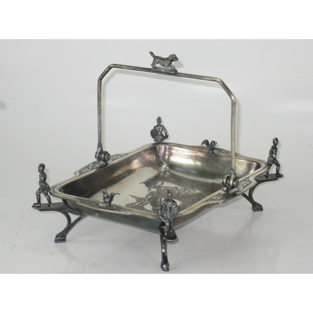 Silver-Plated Cake Basket With Soldiers & Hunt Motifs Wilcox Silverplate Co., Late 19th Century For Sale - Image 4 of 18