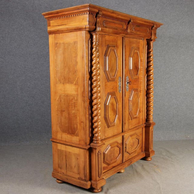 Brown Antique Baroque Cabinet in Walnut with Corkscrew Columns, 1690 For Sale - Image 8 of 18