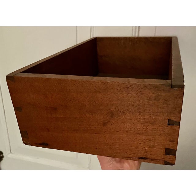 Antique 19th Century American Federal Dovetail Mahogany Open Desk Caddy Box For Sale In New York - Image 6 of 12