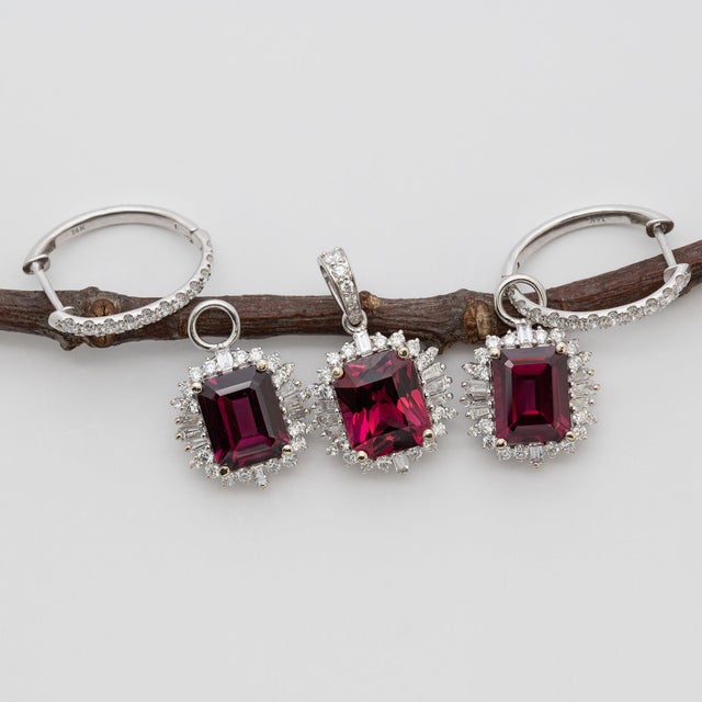 4.8Ct Rhodolite Garnet Pendant With Natural Diamonds in Solid 14k Gold, 11x9mm For Sale - Image 4 of 8