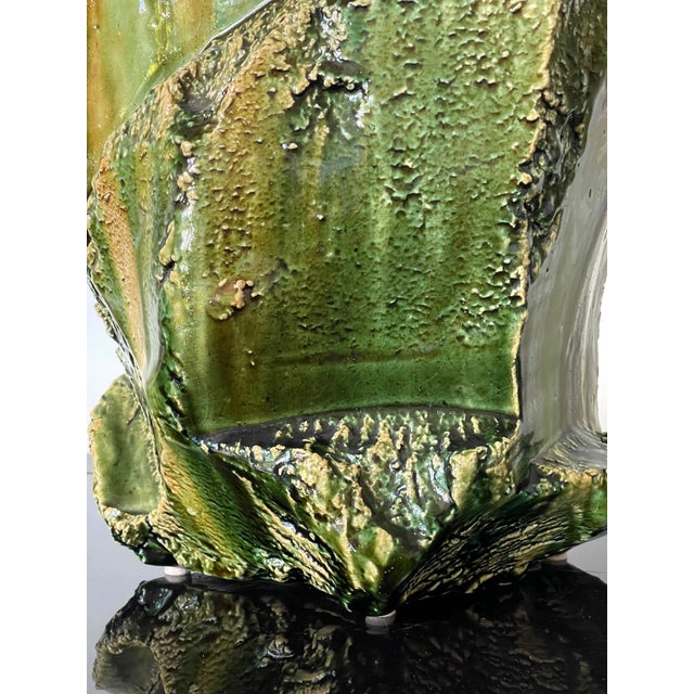 Large Japanese Ceramic Oribe Sculptural Vessel by Shigemasa Higashida For Sale - Image 4 of 18