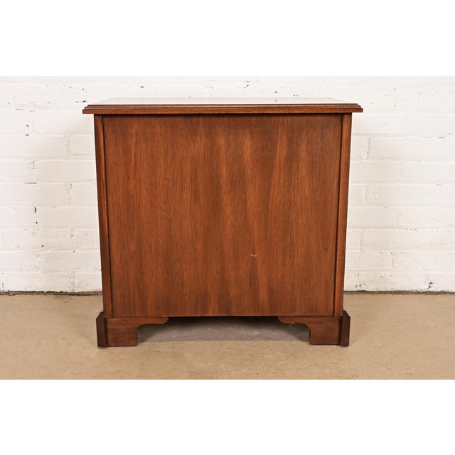 Late 20th Century Henkel Harris Georgian Solid Mahogany Nightstand or Bachelor Chest For Sale - Image 13 of 14
