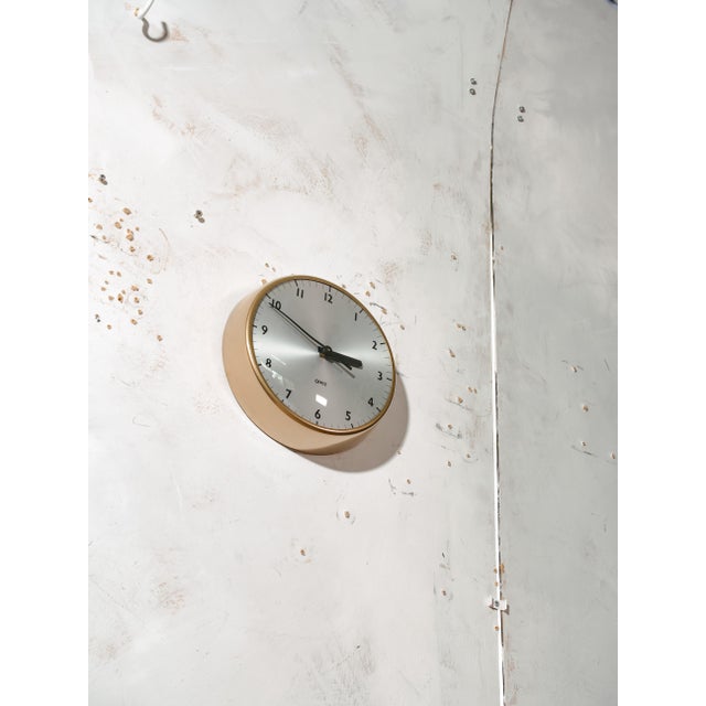 Clock with Gold Finish from Gent of Leicester, England, 1960s For Sale - Image 6 of 9