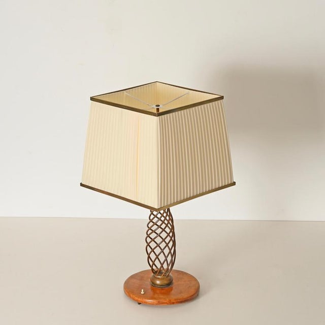 Large Twisted Brass and Walnut Table Lamp, Italy, 1950s For Sale - Image 3 of 17