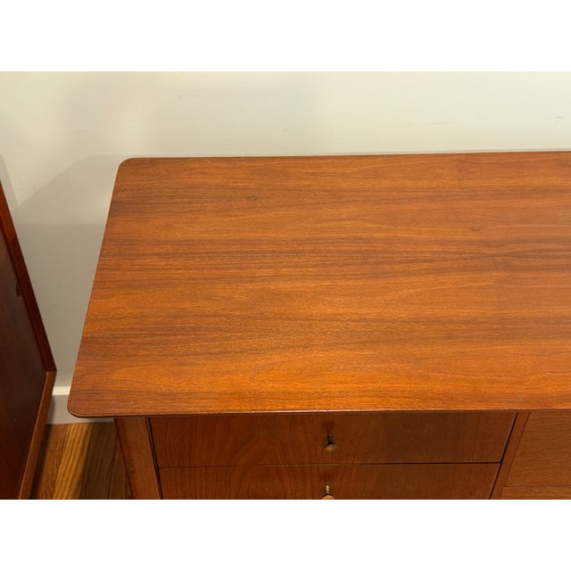 Drexel Modern Mid Century Credenza Dresser Buffet For Sale In New York - Image 6 of 13