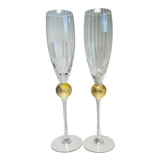 Pair Vintage Champagne Flutes by Union Street Glass the “Manhattan Collection” 24k Leafed Ball, C. 1990 For Sale