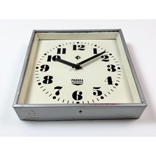 Vintage Industrial Square Wall Clock from Rodopa Chepelare, 1960s For Sale - Image 6 of 18