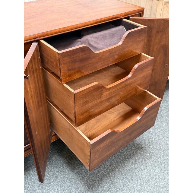 Vintage Dynasty Collection by Drexel Heritage Walnut Sideboard For Sale - Image 11 of 17